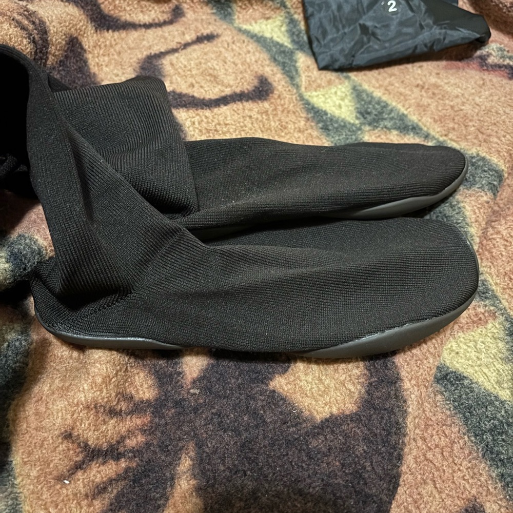 YZY Mens Black pod Sock shoes